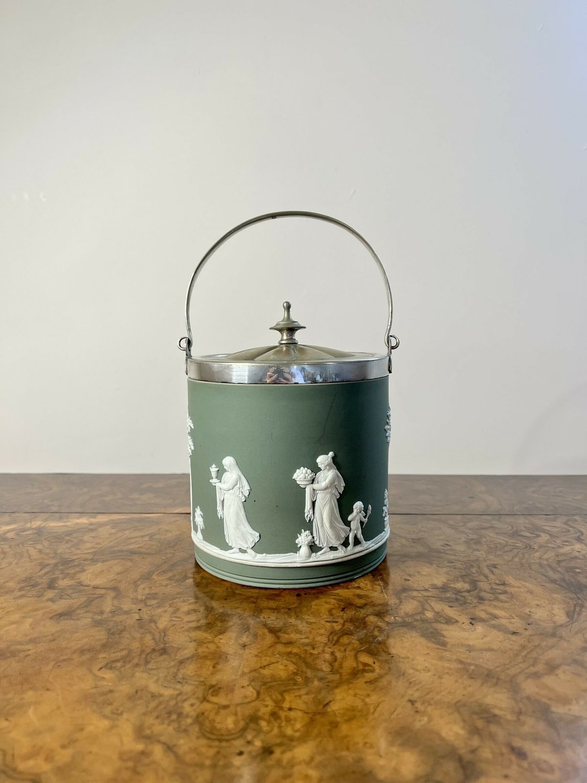 Quality Antique Wedgwood Jasper Ware Biscuit Barrel photo vinterior