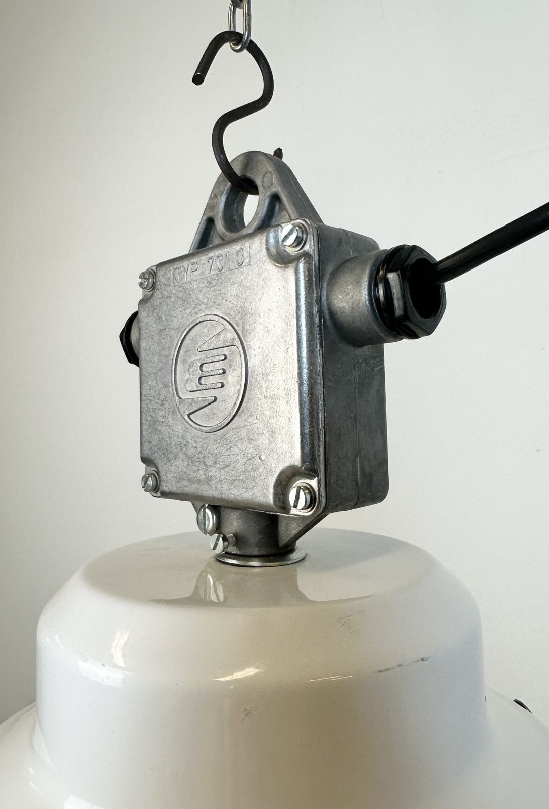 photo vintage White Industrial Factory Light With Plastic Grid From Elektrosvit, 1990s, 16x