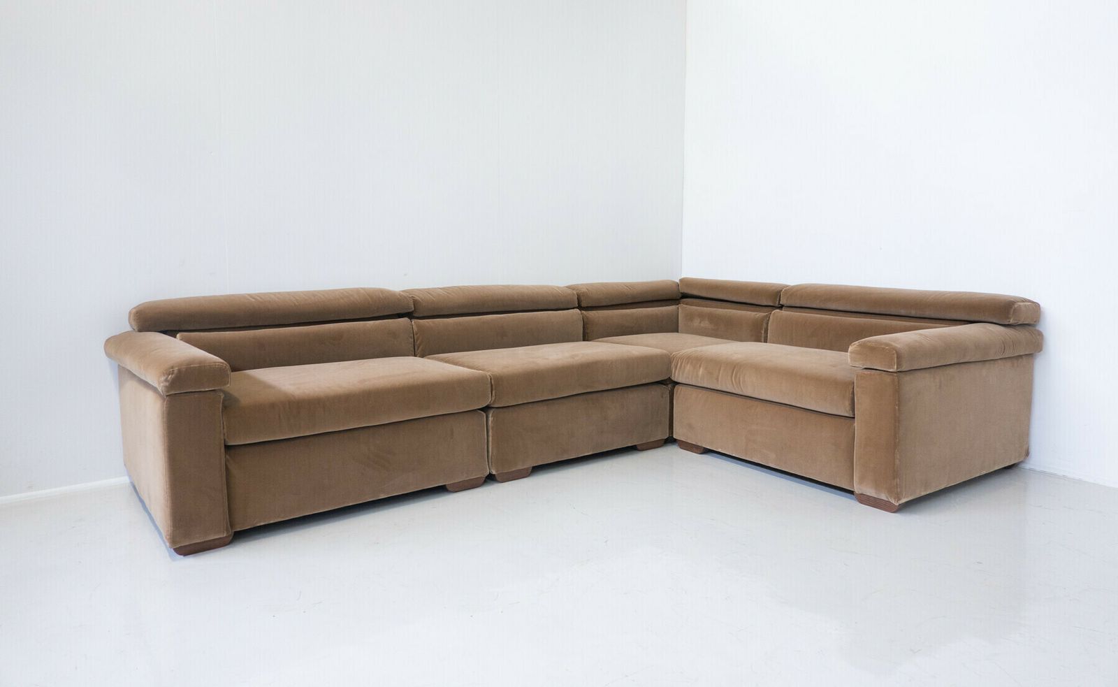 photo furniture Erasmo Sofa By Afra And Tobia Scarpa, B&B Italia, 1973 – New Upholstery