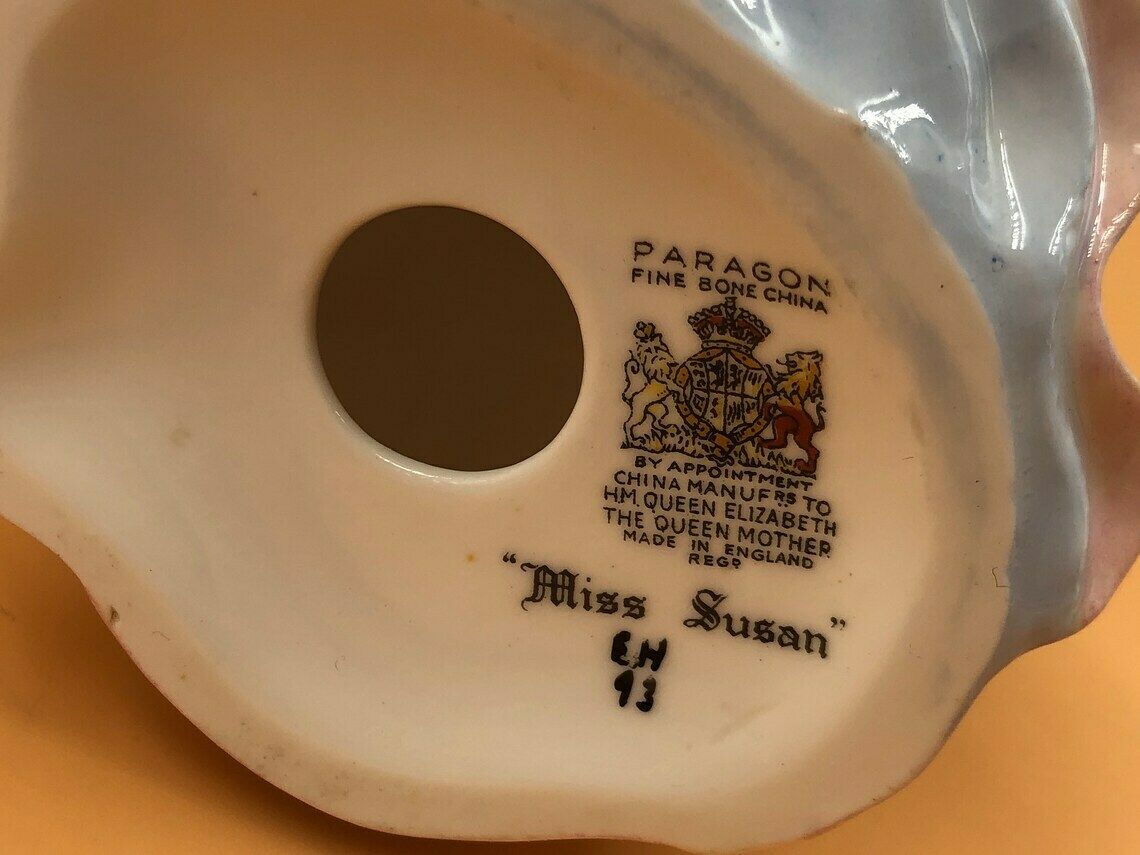 photo furniture Vintage Paragon China Miss Susan Figurine. C1950. En93.