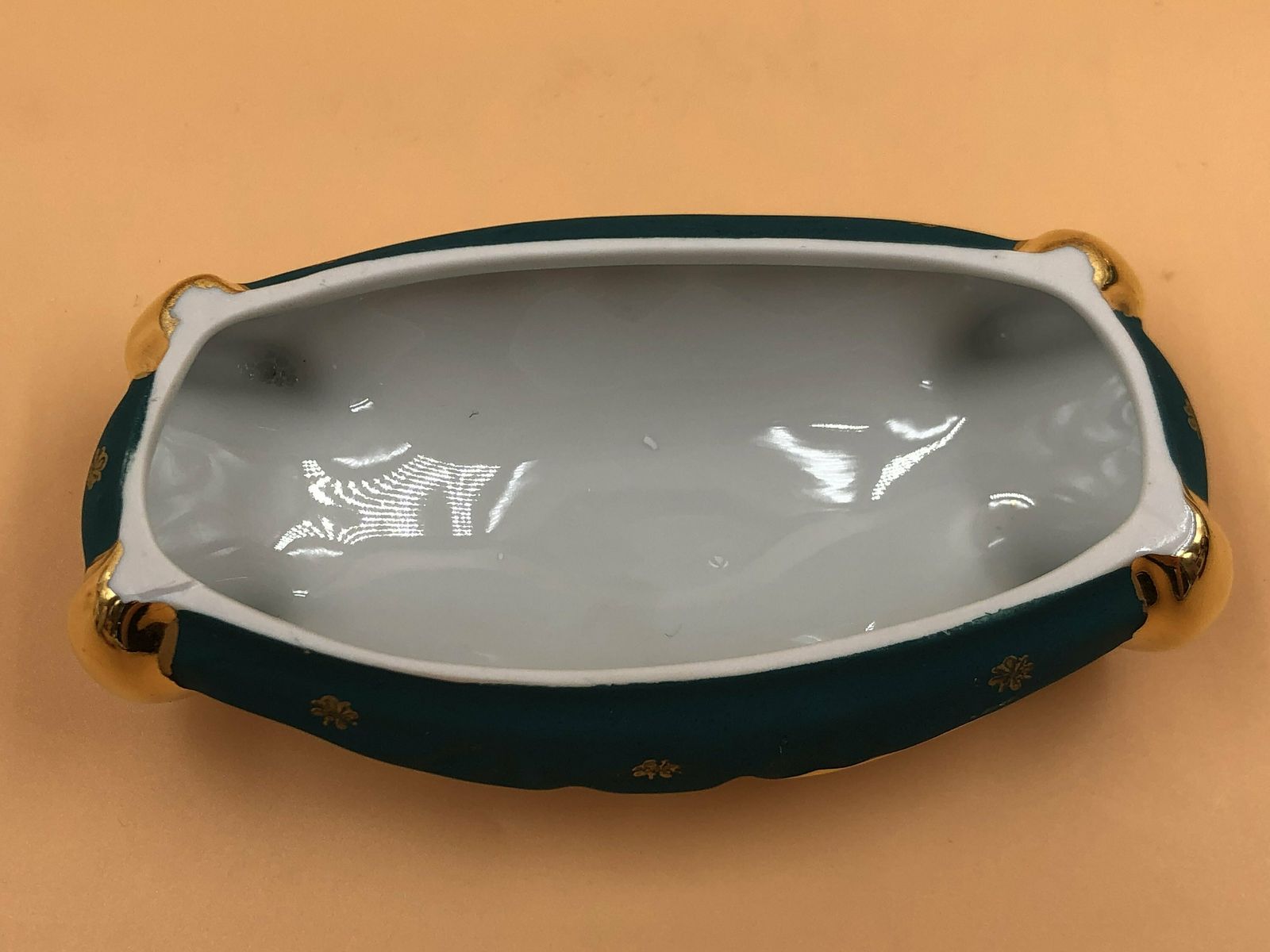 Limoges Porcelain Green / Gold Sofa Trinket Box / Jewelry Box With Courting Couple. photo vintage