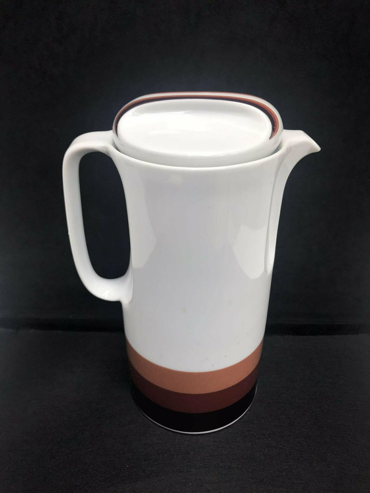 Koffiepot Van Porselein, Eschenbach, Beieren, Duitsland, Jaren 1970 – Wit En Bruin Porselein, Duits Porseleindecor, Made In Germany photo for sale