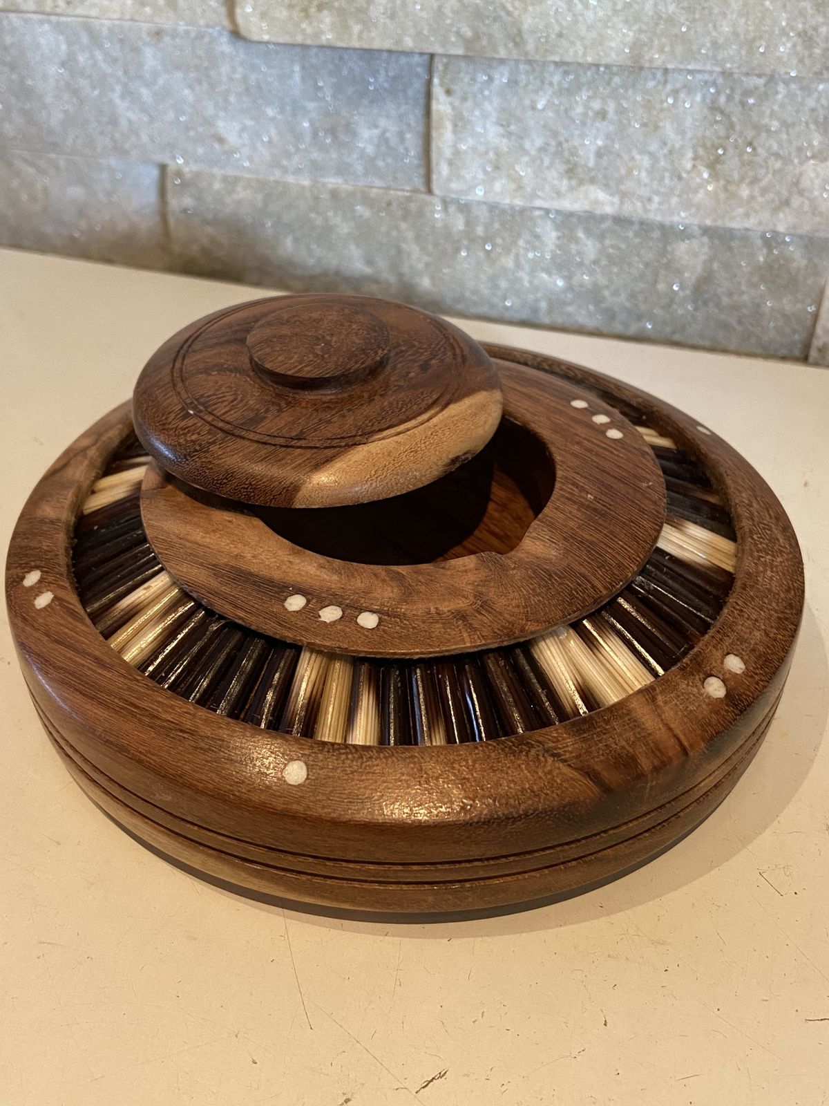 Antique Porcupine Quill Lidded Walnut Wooden Desk Box Bowl Cigarettes Holer Ashtray photo vinterior