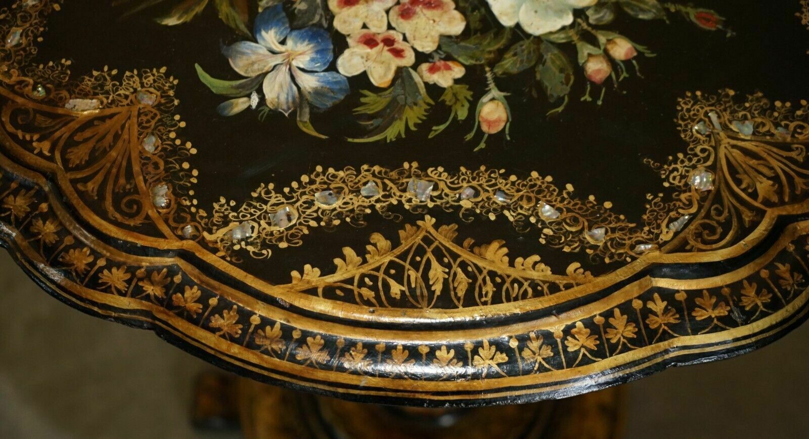 Exquisite Antique Regency 1810 Lacquered Mother Of Pearl Inlaid Tilt Op Table photo vintage
