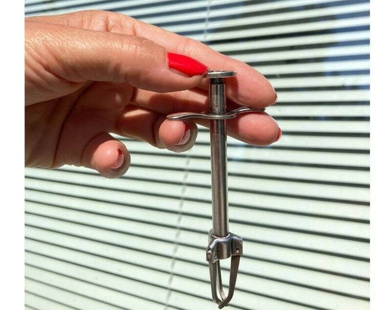 Verzilverde Ijstang | Automatische Olijven  Of Ijsgrijper | Uit Zweden photo furniture