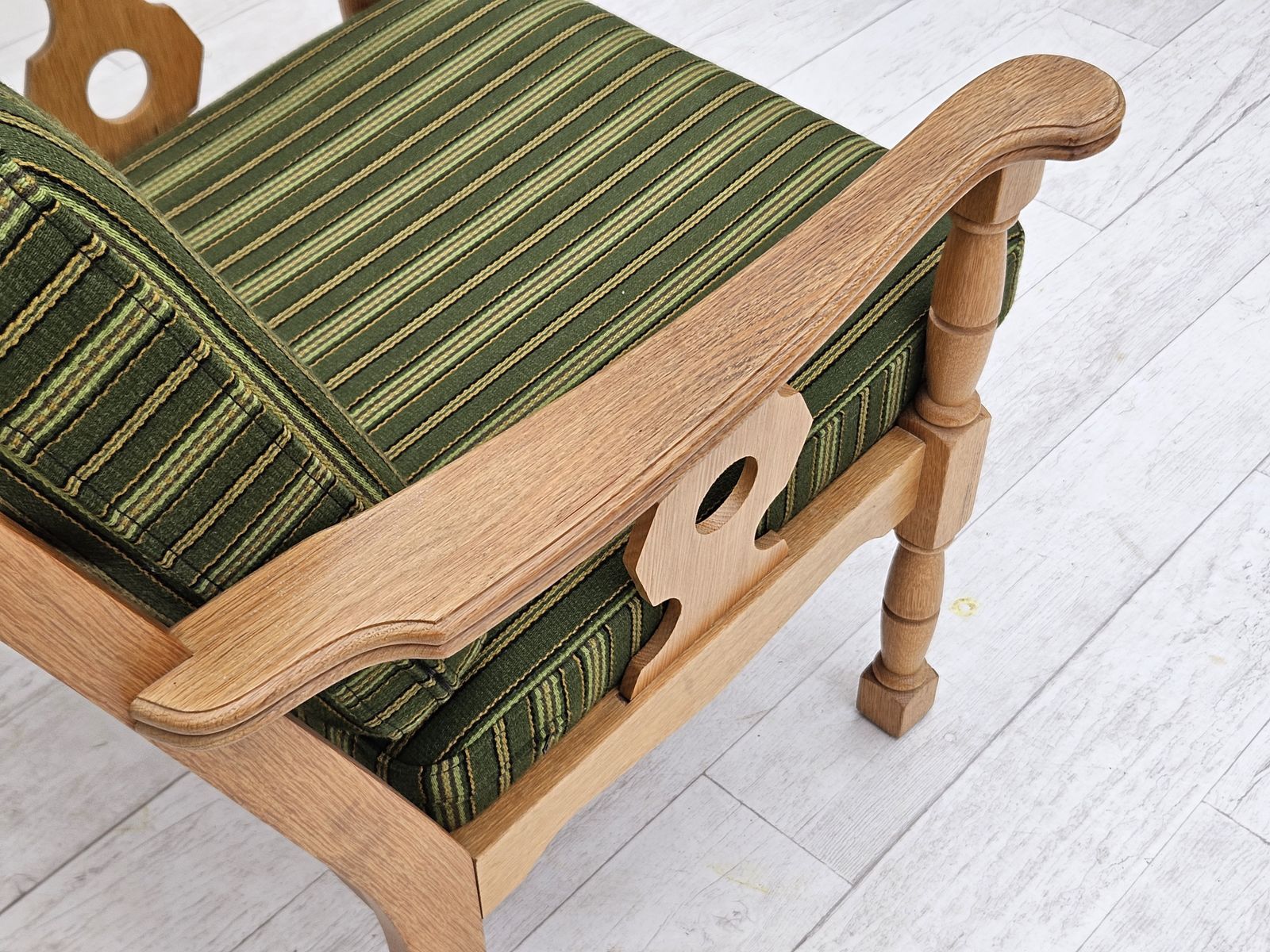 photo vinterior 1970s, Danish Design, Oak Wood Armchair In Furniture Wool, Original Condition.