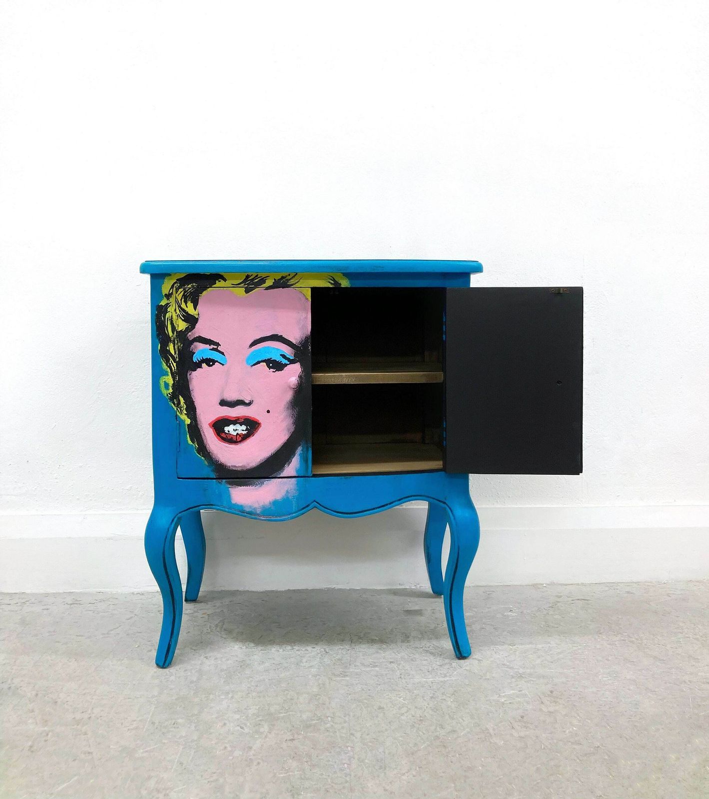 Two Side Cupboards. Pop Art. Andy Warhol, Marilyn Monroe. Hand Painted Cabinet. Bedroom, Dining Room, Lounge Furniture. Solid Mahogany Wood photo 850.0