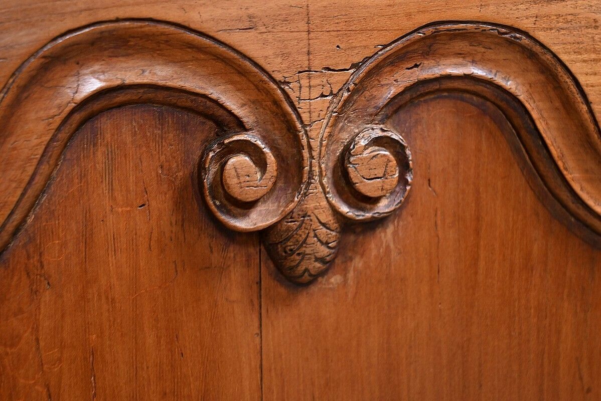 photo furniture Cabinet Called “Bassette” In Cherry And Oak – Early 19th Century