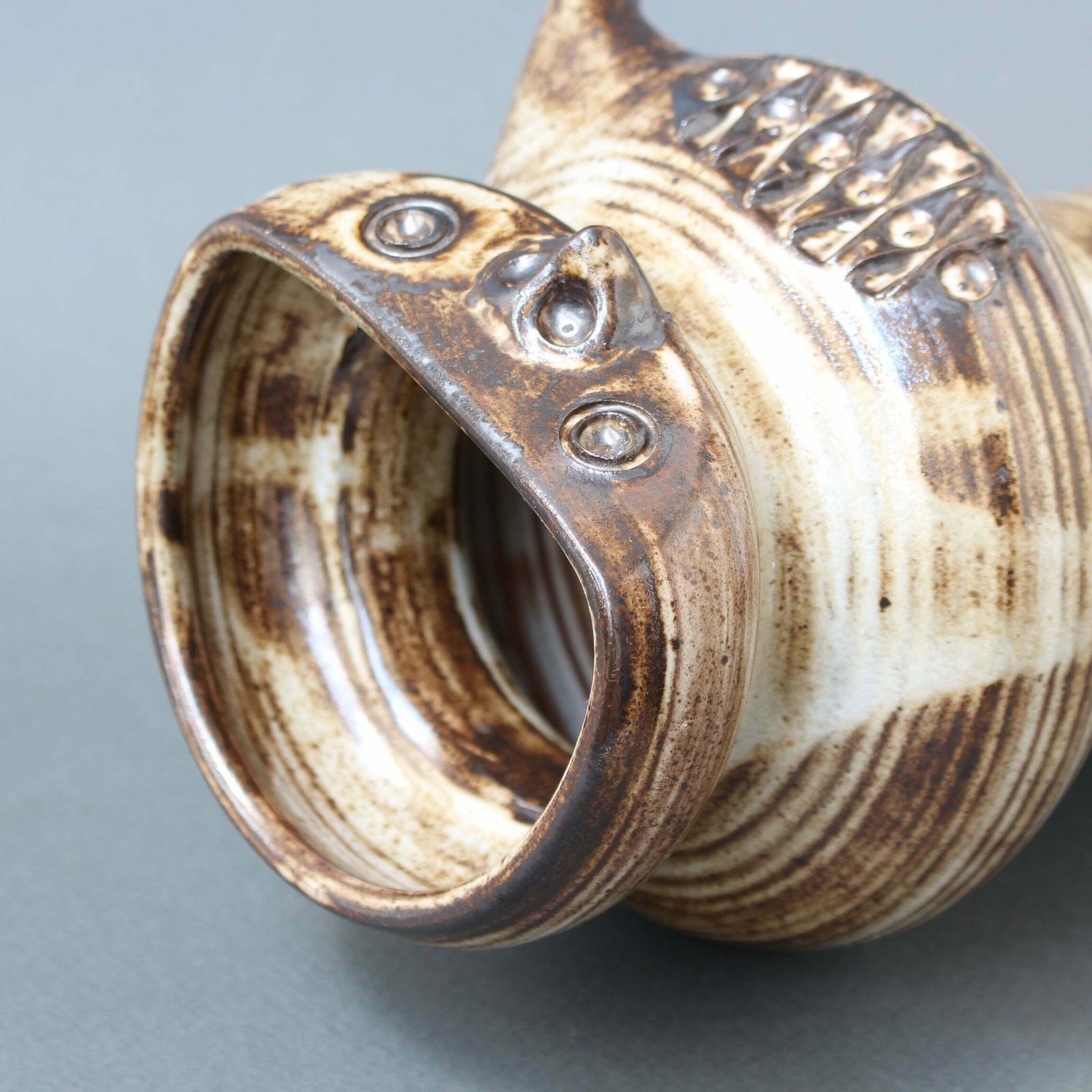 photo vintage Glazed French Ceramic Stylised Owl Vase By Jacques Pouchain (Circa 1960s)