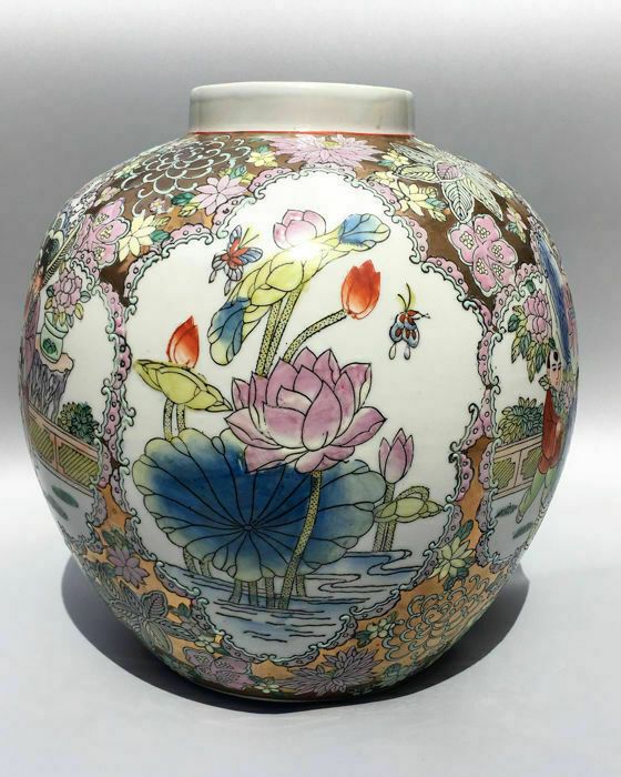 Chinese 'Mille Fleur' Large Vase/Jar With People And Lotus Four Panels Pattern photo for sale