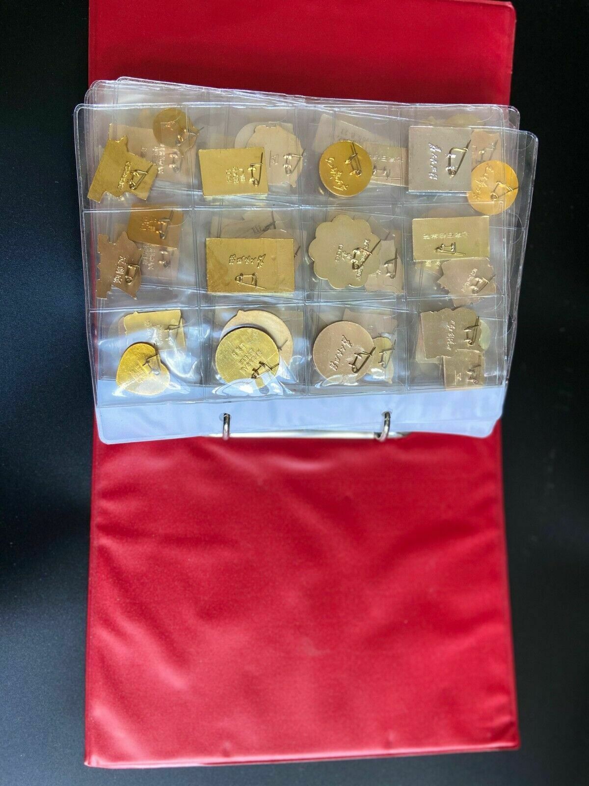 360.0 Collection Of Red Chairman Mao Badge Medal Commemorative Medals 120pcs photo