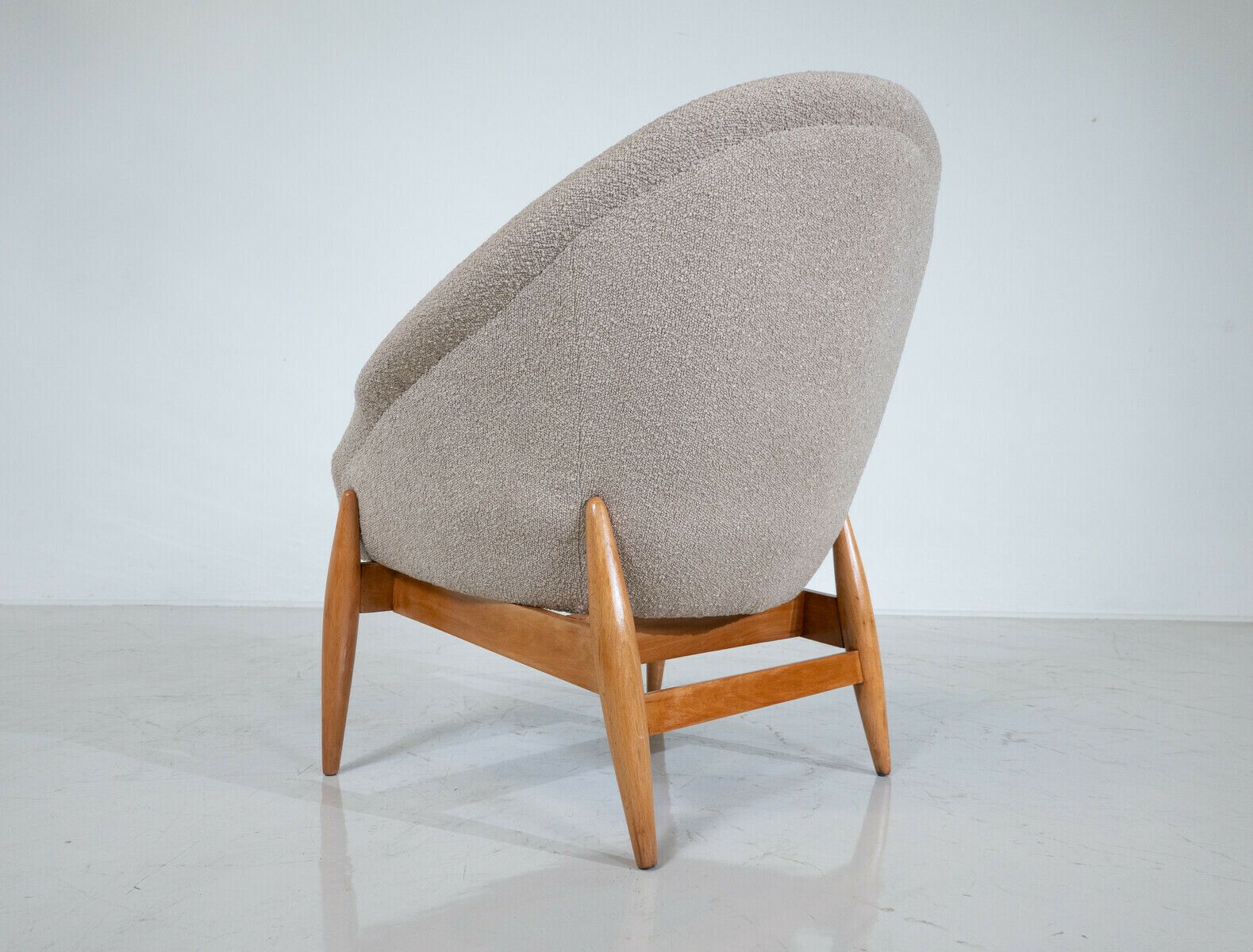 Pair Of Mid Century Modern Beige Fabric Armchairs By Julia Gaubek – Hungary 1950s photo vinterior