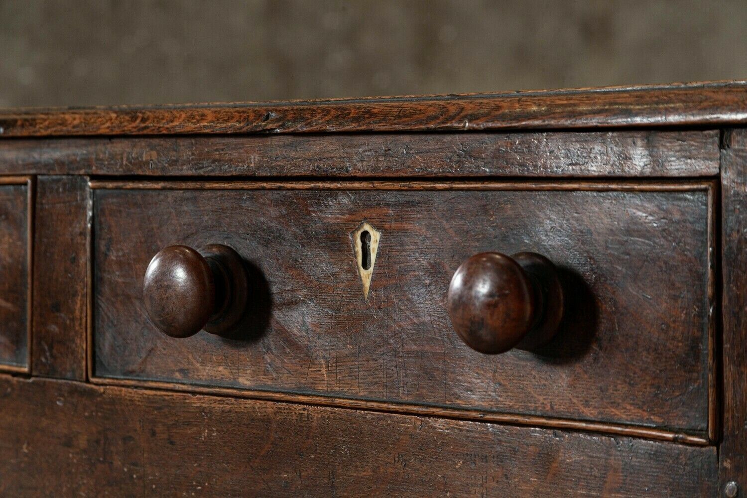 photo vinterior 18thc English George II Oak Potboard Dresser