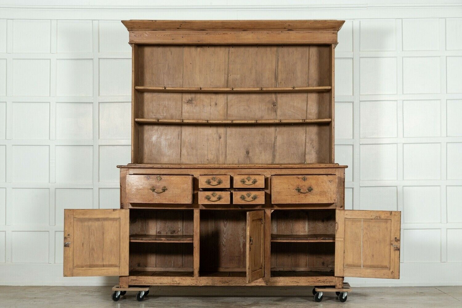 Large 19thc English Pine Dresser photo Furniture