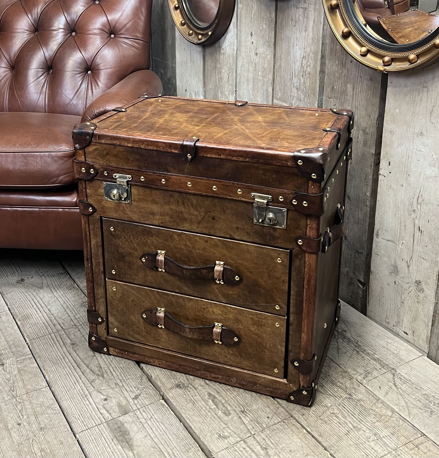 Luxury Leather End Table, 2010s photo vinterior