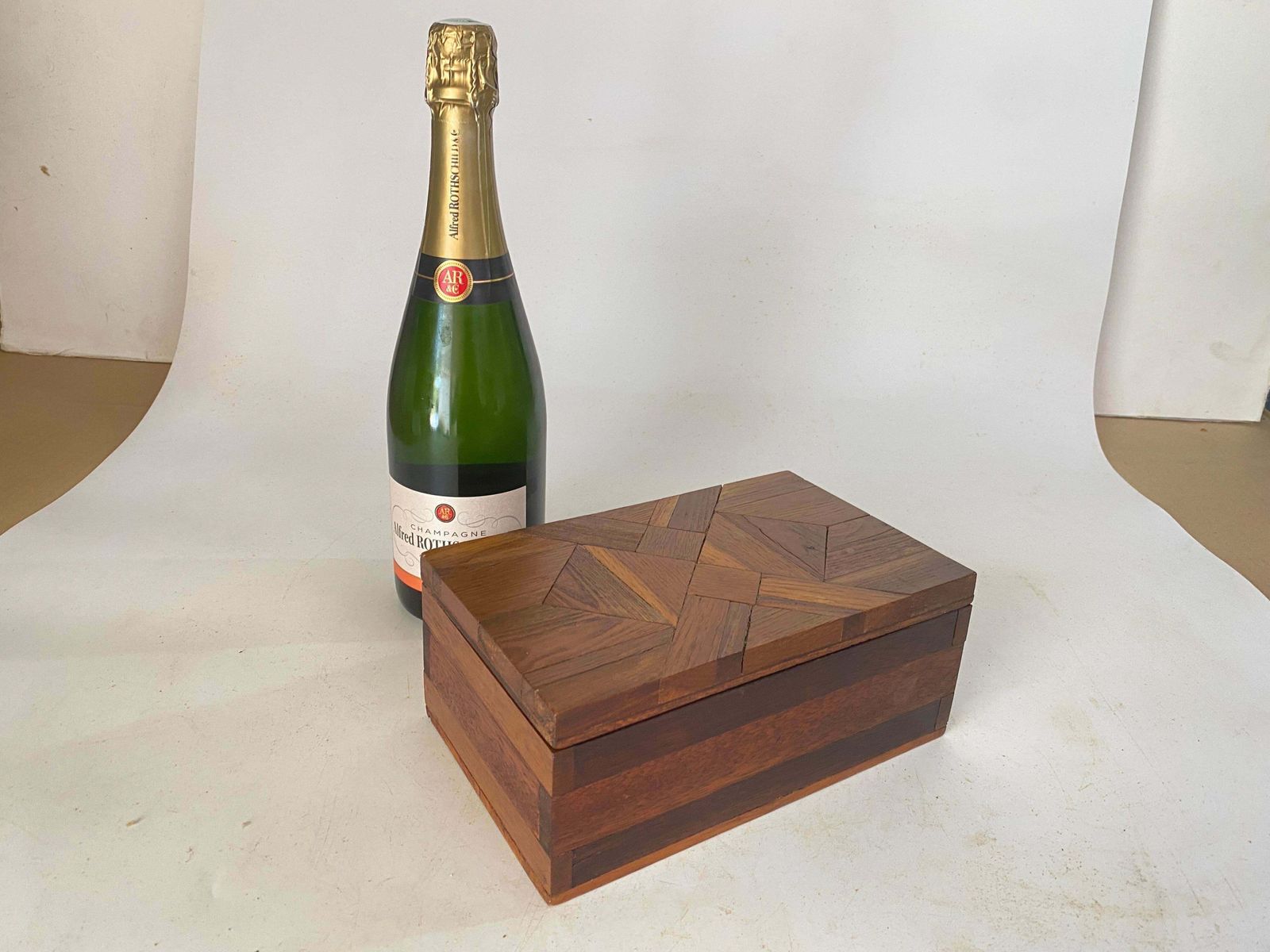 photo furniture Decorative And Jewelry Box In Wood With Geometrical Inlays France 1970