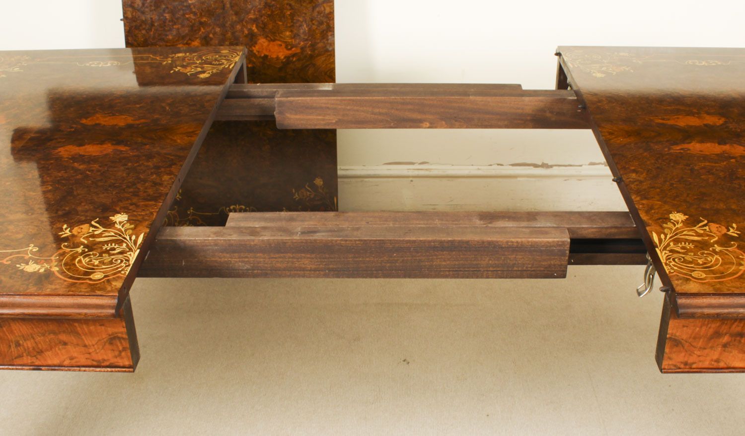 photo vintage Bespoke Handmade Burr Walnut & Marquetry Dining Table Set