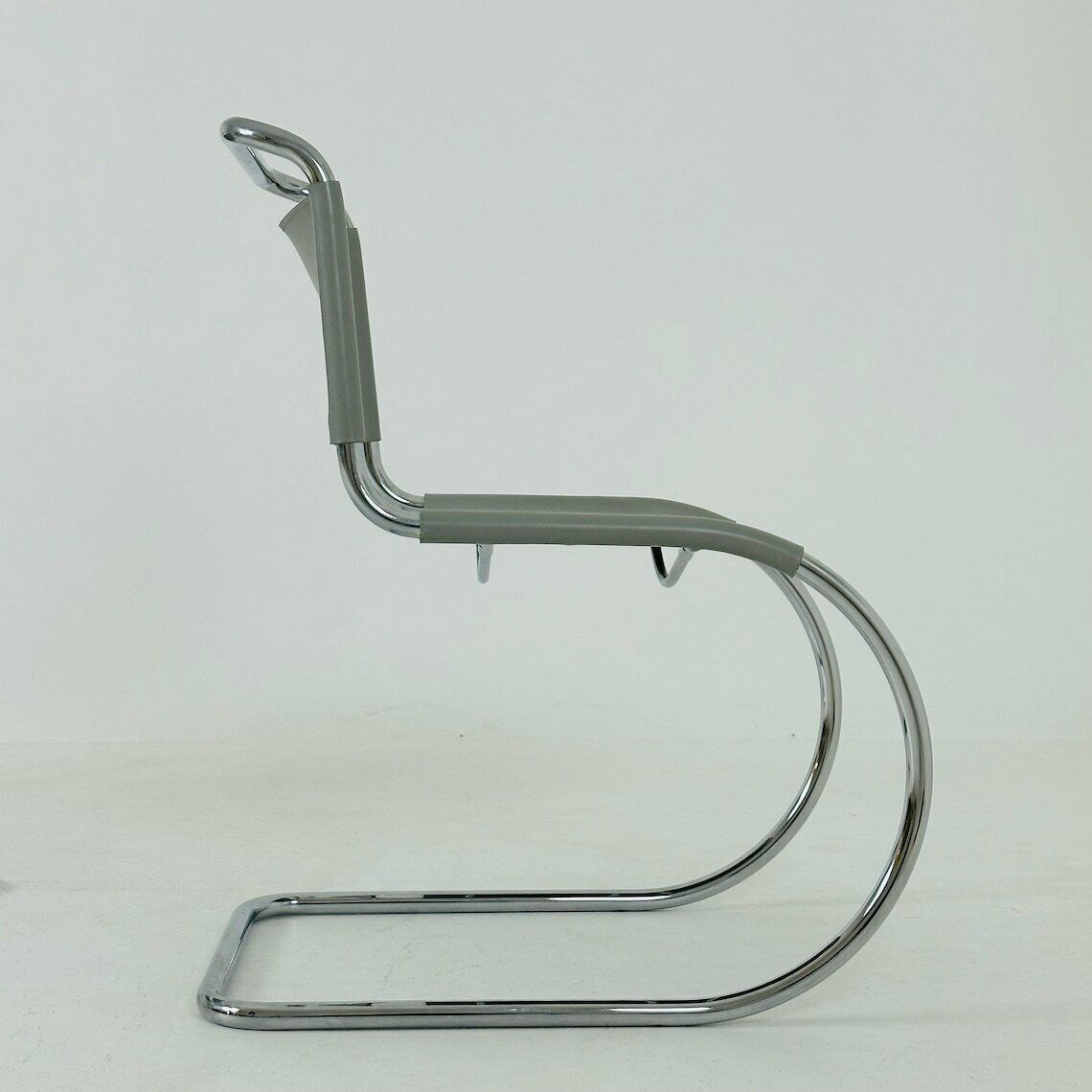 1 Of 2 Mr10 Lounge Grey Leather Chair Design By Ludwig Mies Van Der Rohe  1980s photo for sale