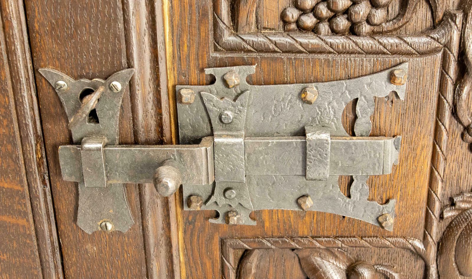 photo vinterior French Oak & Wrought Iron Buffet Neogothic St Tree Of Life Theme Early 20th C