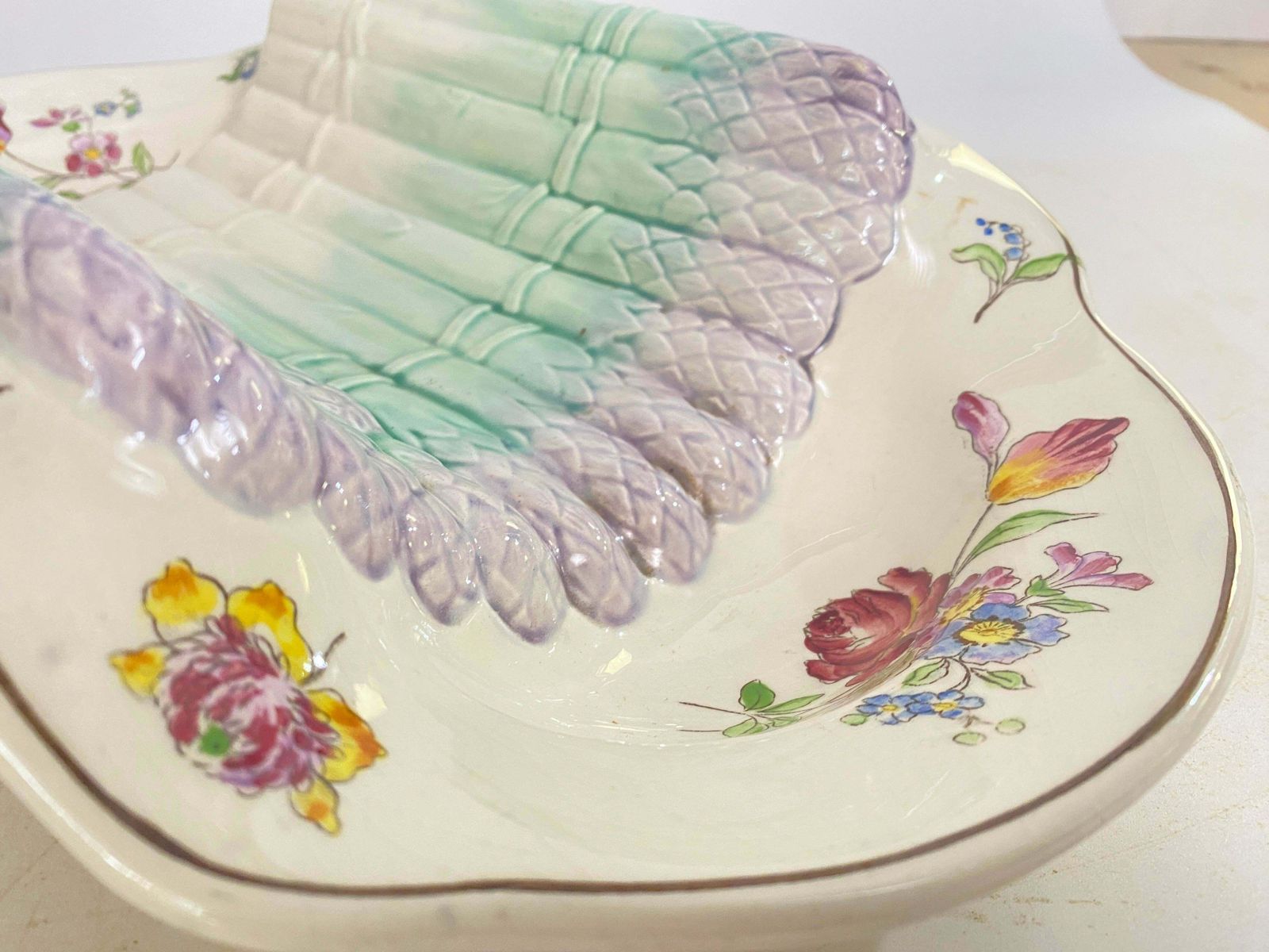 photo vinterior Majolica Asparagus Server Longchamps Circa 1930