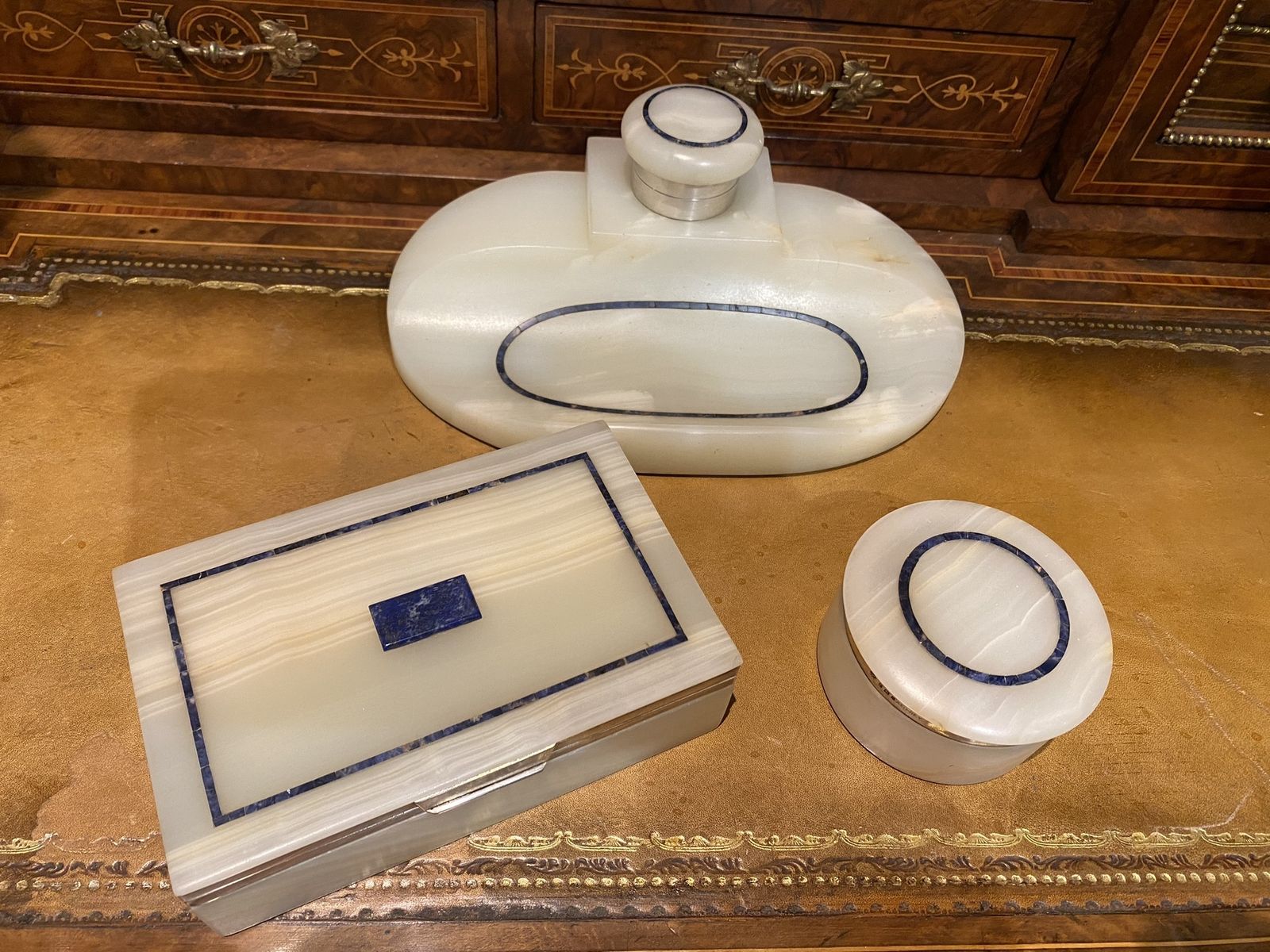 photo vinterior Art Deco Onyx, Lapis & Silver Desk Set, By George Betjemann For Aspreys, London, 1921