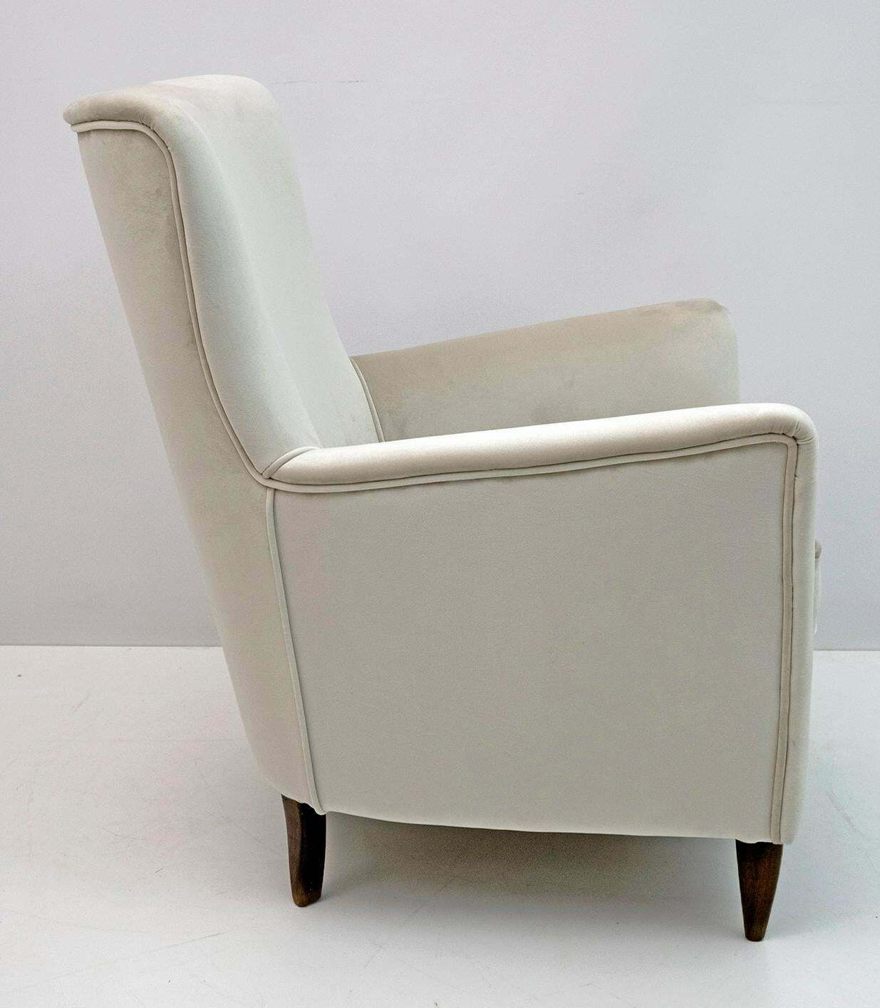 Attributed Gio Ponti Mid Century Modern Italian Velvet Armchair For Isa, 1950s photo for sale
