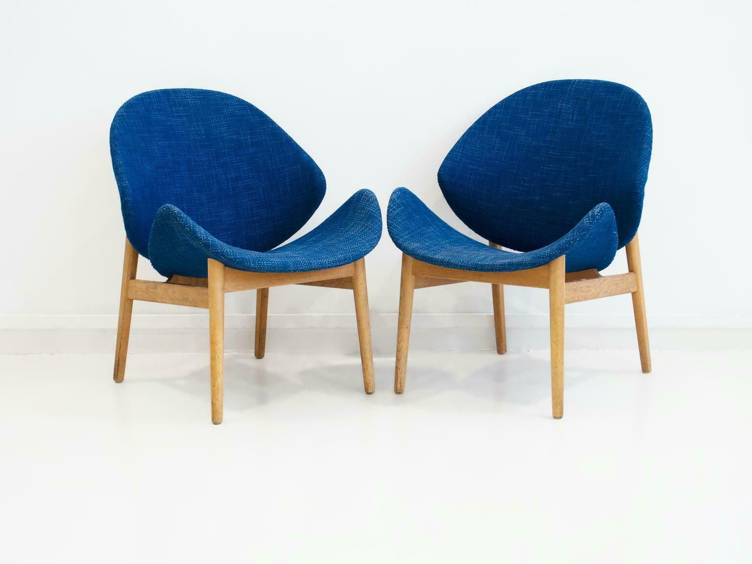 Pair Of Blue Hans Olsen Model 134 Oak Chairs photo vinterior