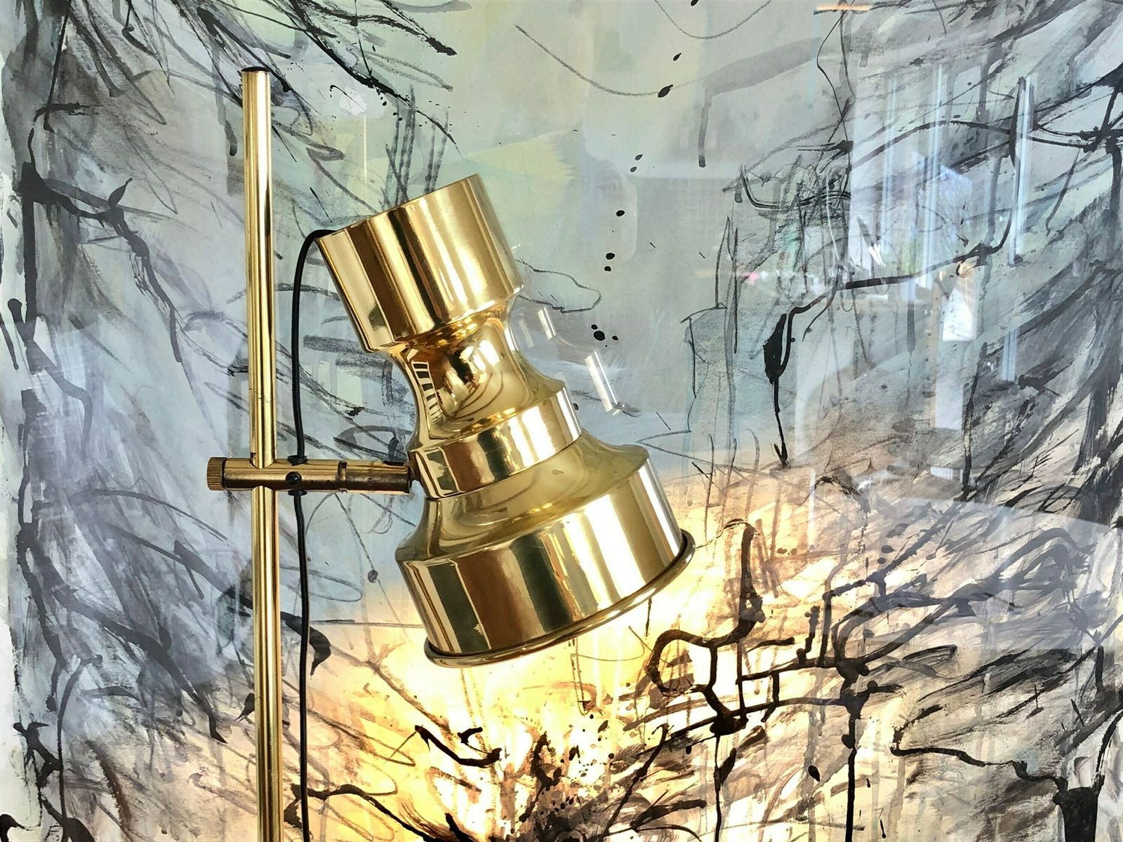 Danish Mid Century Modern Floor Lamp In Brass And Gold Painted Metal In Elegant Design photo vinterior