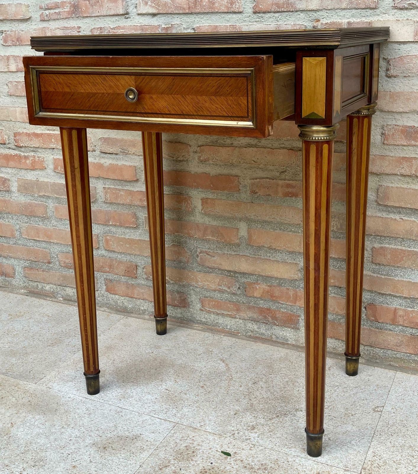 Table d'appoint néoclassique en acajou, pieds cannelés et marbre vert, années 1920 photo 3284.0