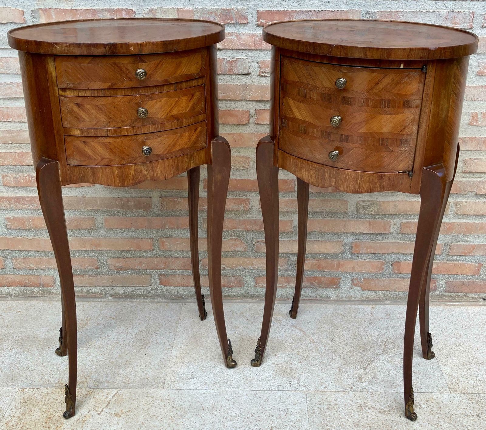 Tables de chevet de style Louis XVI en noyer marqueté, France, années 1920, lot de 2 photo furniture