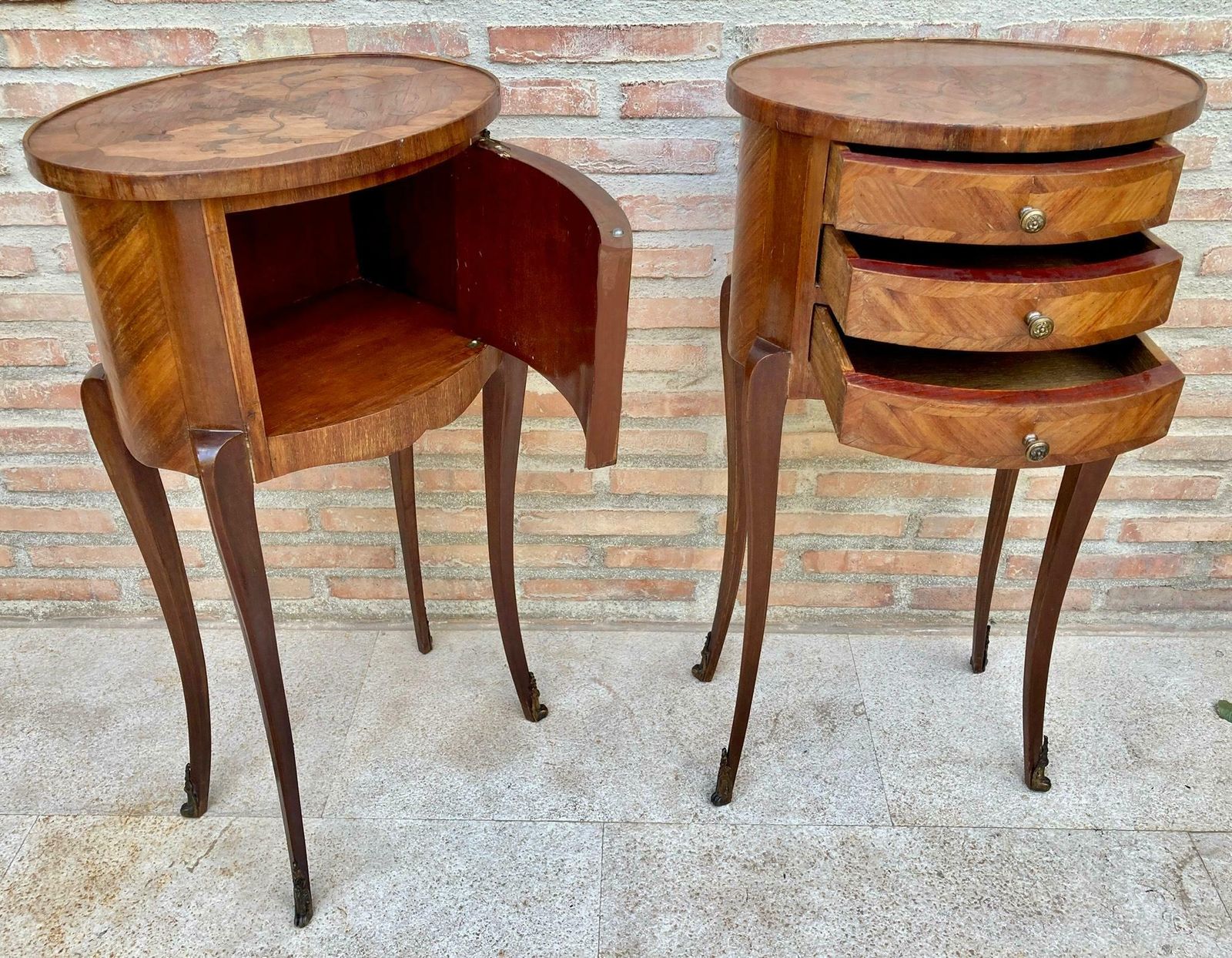 photo furniture Tables de chevet de style Louis XVI en noyer marqueté, France, années 1920, lot de 2