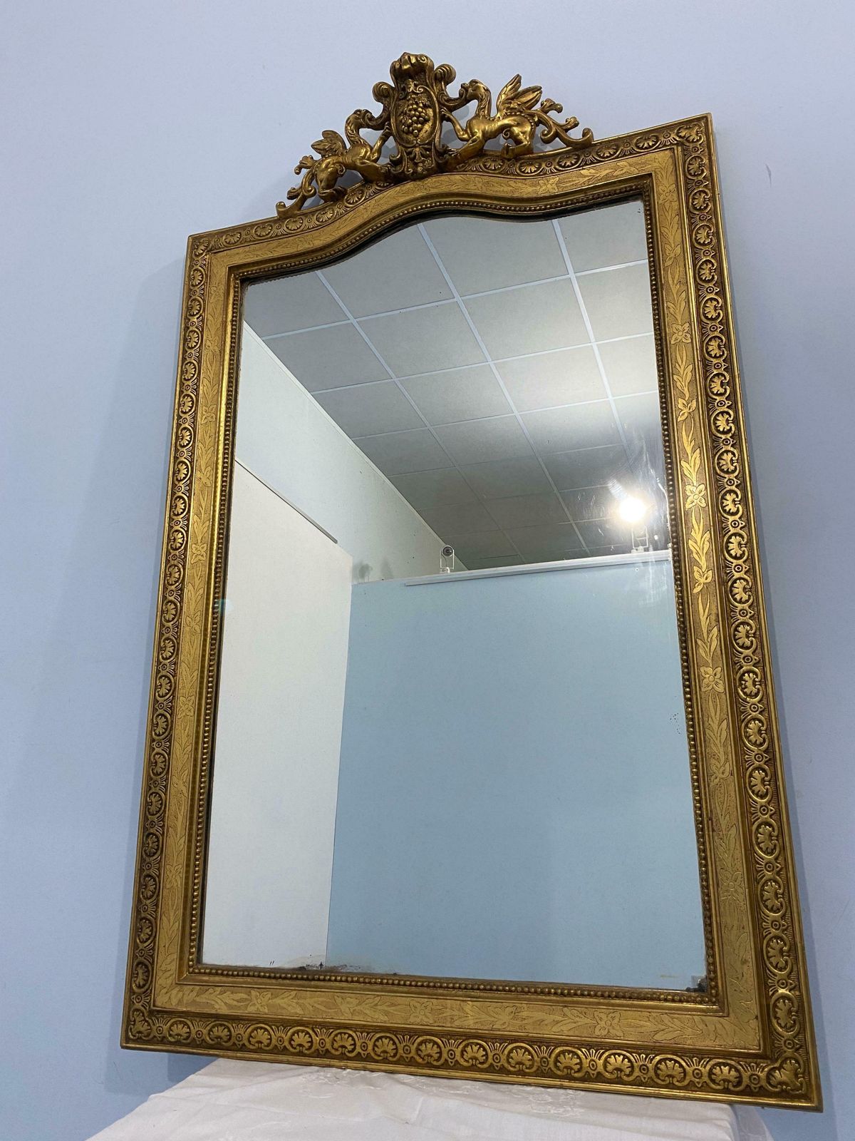 photo vintage Antique French Gilt Mirror Gold Leaf With Louis Philippe Era Selvedge