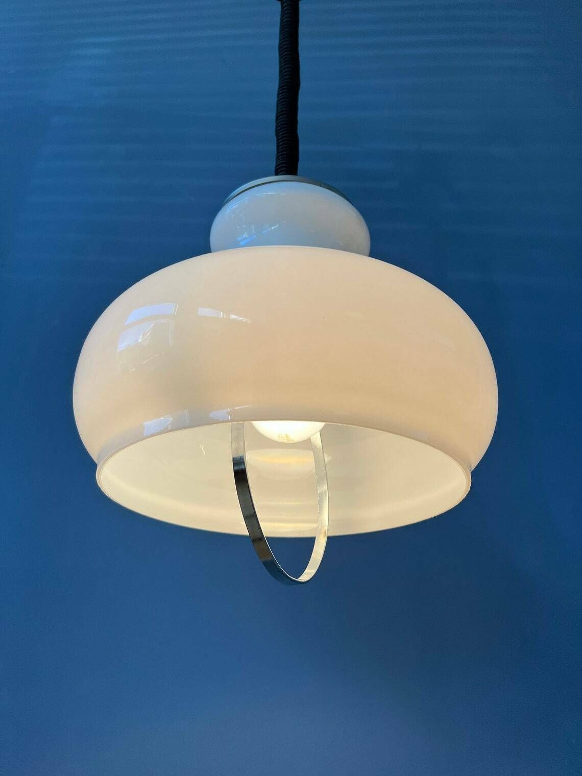 Vintage Mid Century Opaline Melkglas Hanglamp photo furniture