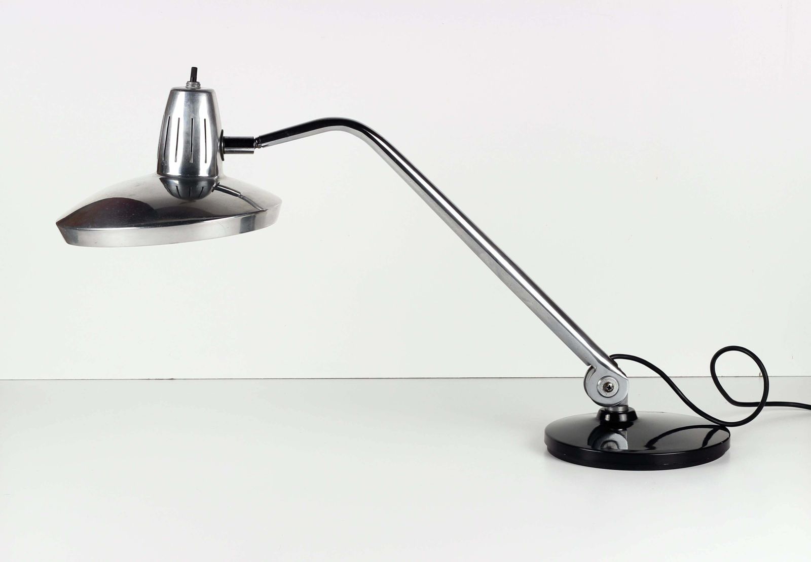 878.0 Chrome And Aluminium Fase Desk Lamp Modelos Patentados Madrid Espana photo