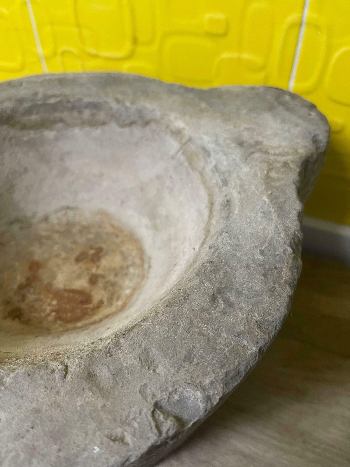 Mortaio Rotondo Per Pesto In Marmo Grigio Italiano Del 1800 Scolpito A Mano photo vintage