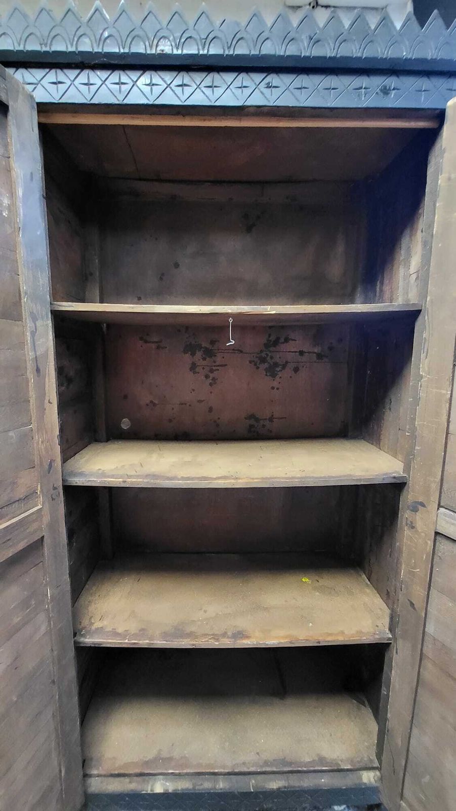 Dark Wardrobe photo vinterior
