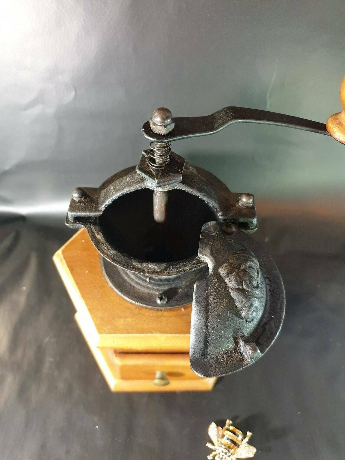 photo furniture Vintage Coffee Grinder, Wood Manual Coffee Grinder, Coffee Mill, Coffee Gift, Coffee Bar Decor