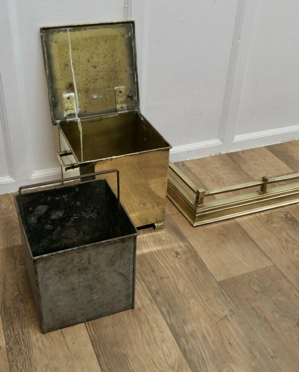Arts And Crafts Brass Fender With Coal And Log Boxes photo vinterior