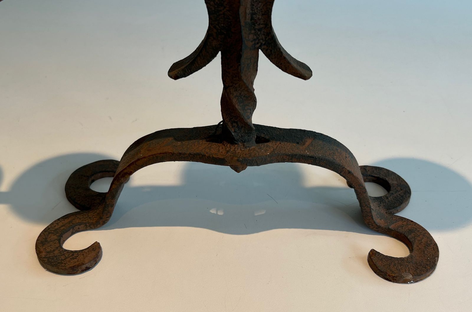 photo furniture Wrought Iron Candelabra With 5 Arms Of Lights