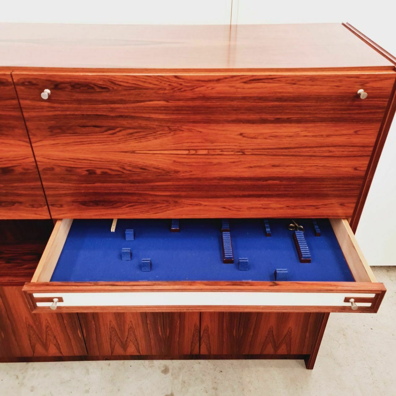 Zengel Verhoogd Dressoir, Jaren 1940 photo buy