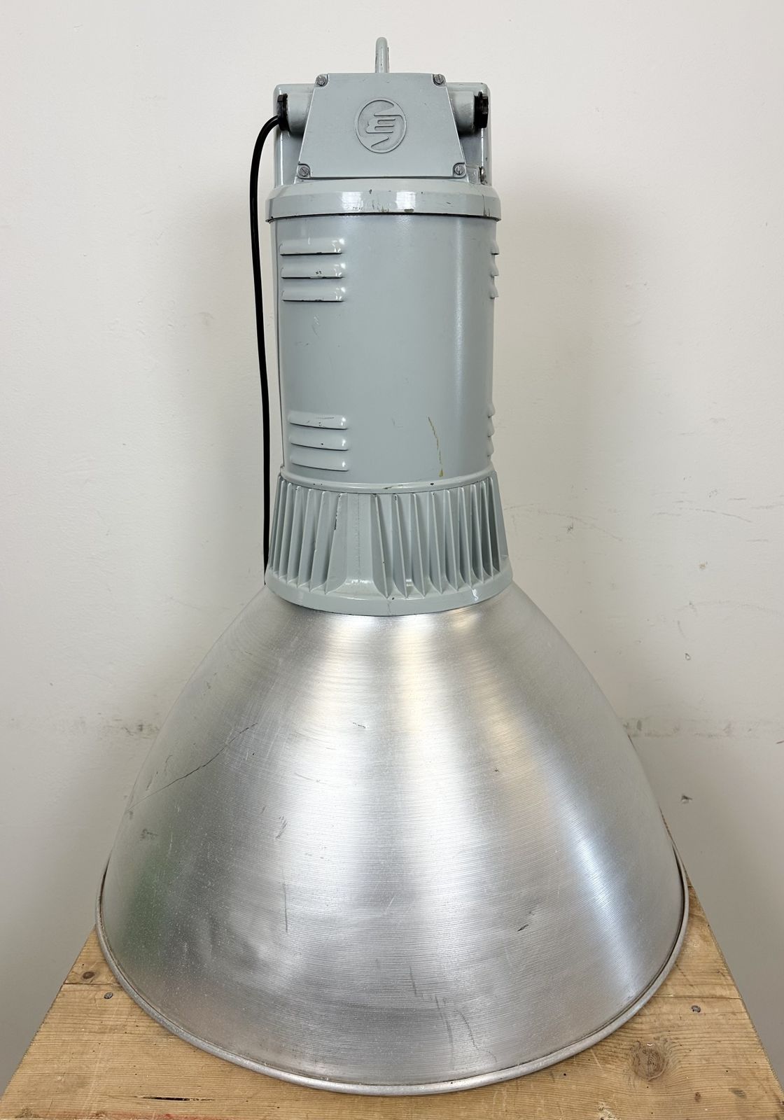 photo vintage Large Industrial Aluminium Pendant Light From Elektrosvit, 1960s, 12x