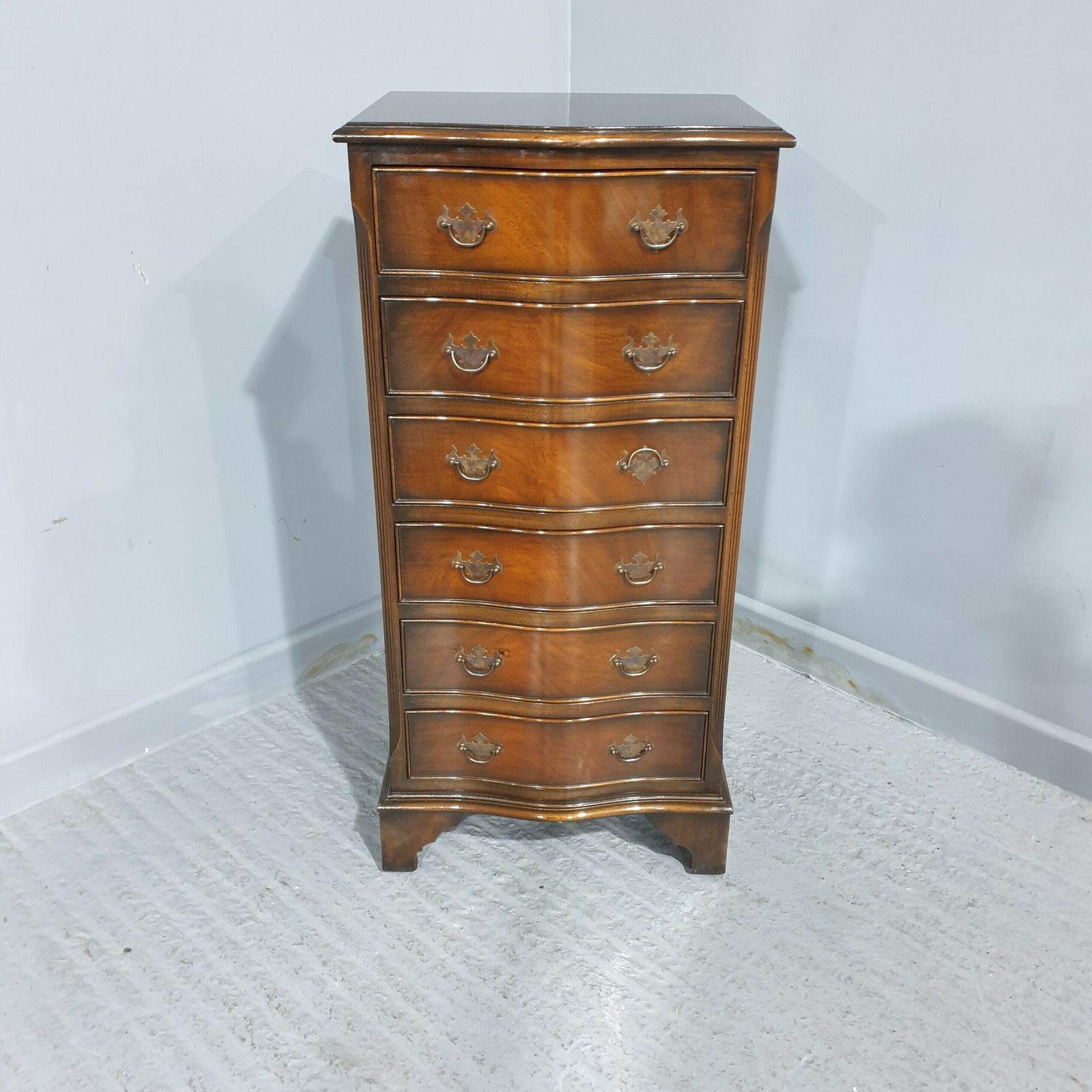 Mahogany Chest Of Small Proportions photo 795.0