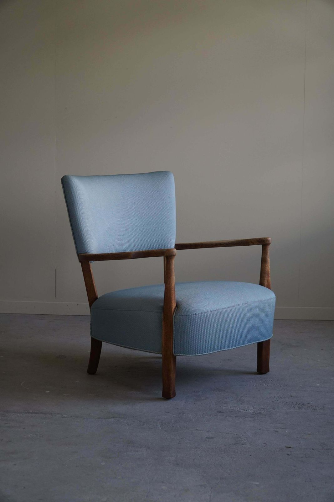 Furniture Danish Modern, Curved Lounge Chair In Oak, Attributed To Viggo Boesen, 1950s photo