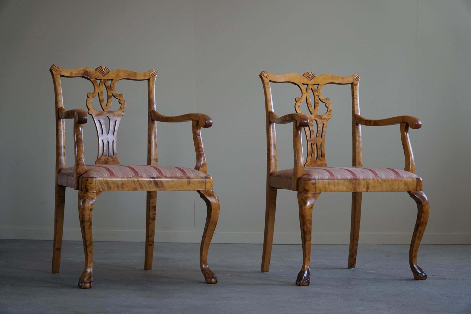 Furniture A Pair Of English Chippendale Style Armchairs In Birch, 20th Century, England photo