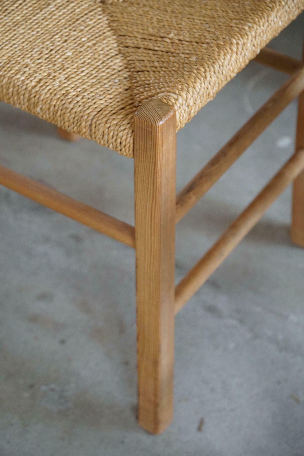 photo vintage Set Of 10 Dining Chairs In Pine & Seagrass Seats, Danish Mid Century, 1960s