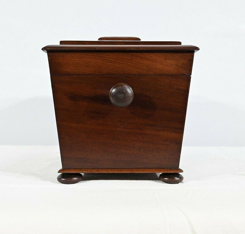 photo furniture Rare English Tea Caddy In Mahogany   Mid 19th Century