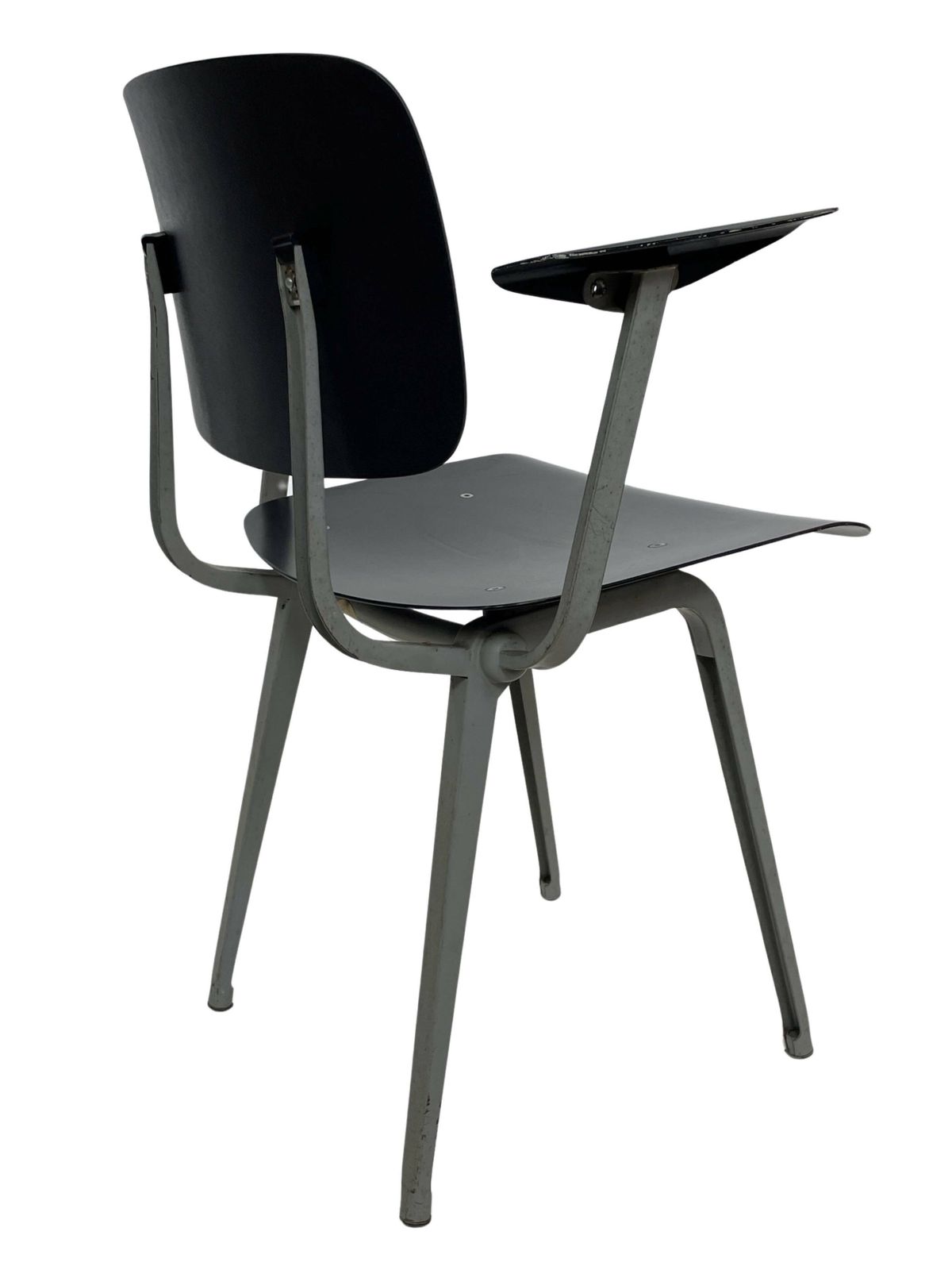 photo furniture Friso Kramer Revolt Arm Chair For Ahrend De Cirkel 1953
