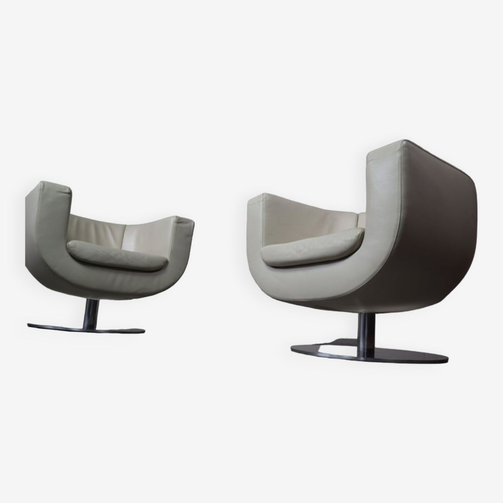 photo vinterior B&B Italia "Tulip" Leather Armchairs Designed By Jeffrey Bernett In 2000