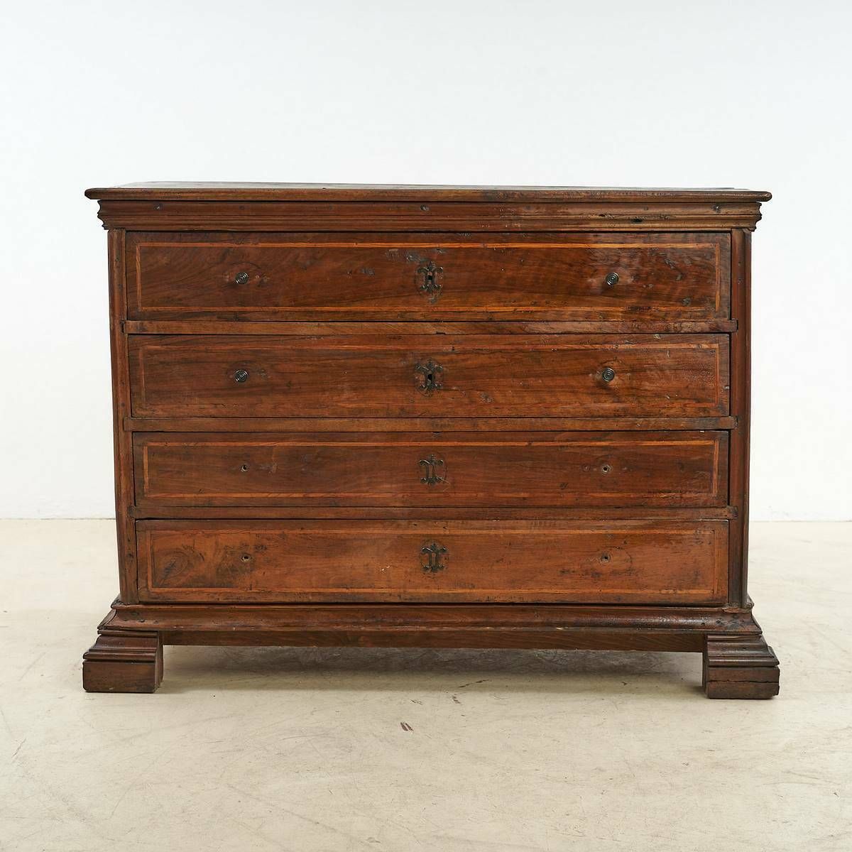 Canterano From 1600 photo furniture