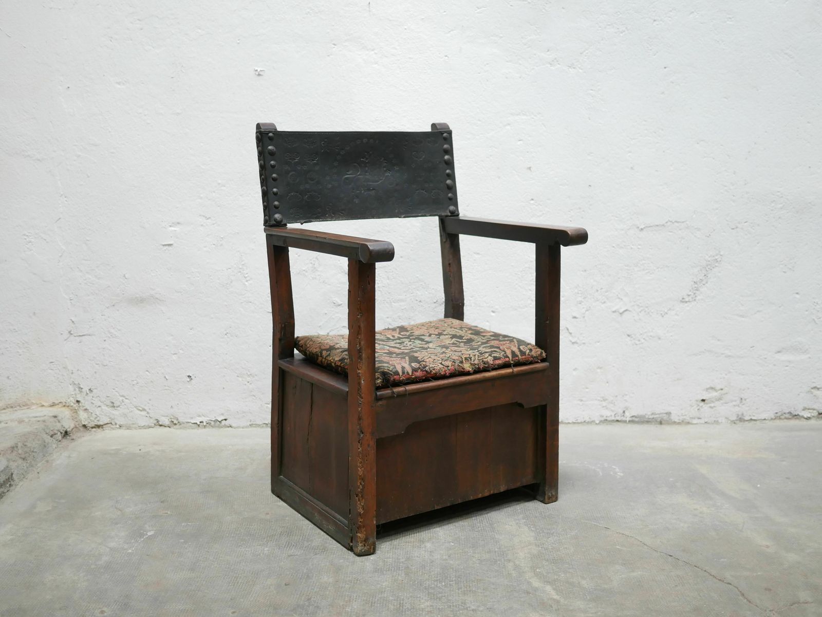 Wooden Chest Armchair, XIX Th, 1800s photo vintage